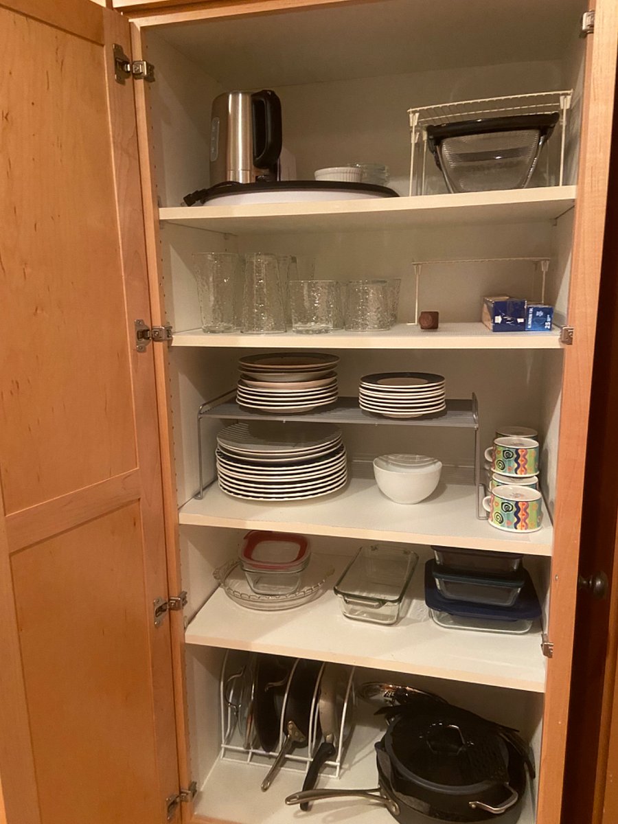 Some photo of items available for the kitchen/laundry room. Full washer/dryer, mini frig with freezer, large sink with microwave, hot plate, airfryer, coffee maker, lots of fresh spices...pretty much everything you need for your kitchen needs. The gas bbq is right outside the laundry door.
