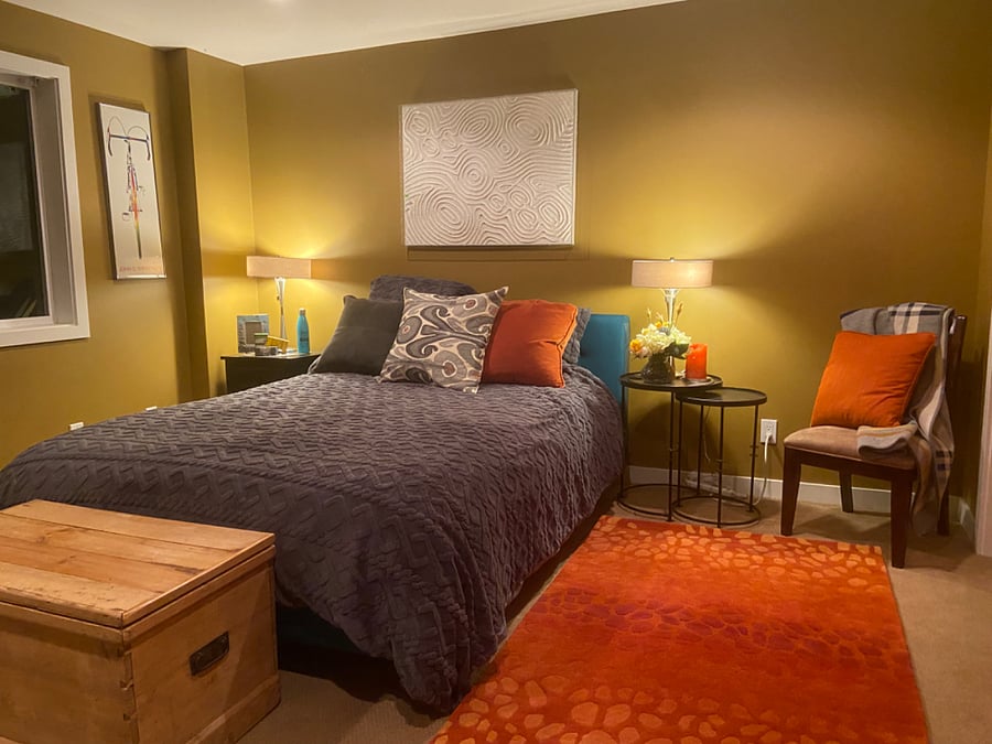 Queem private bedroom
