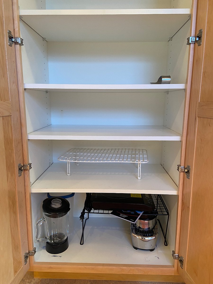 Kitchenette cabinets