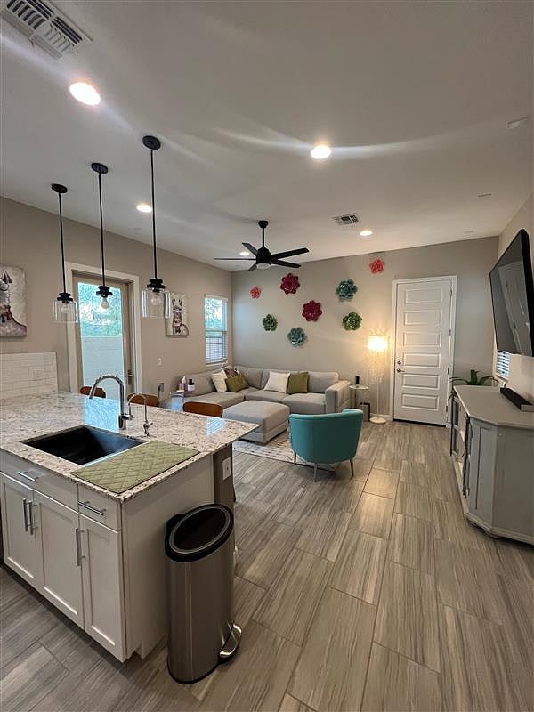 Furnished Finder property 800801_1 photo 4