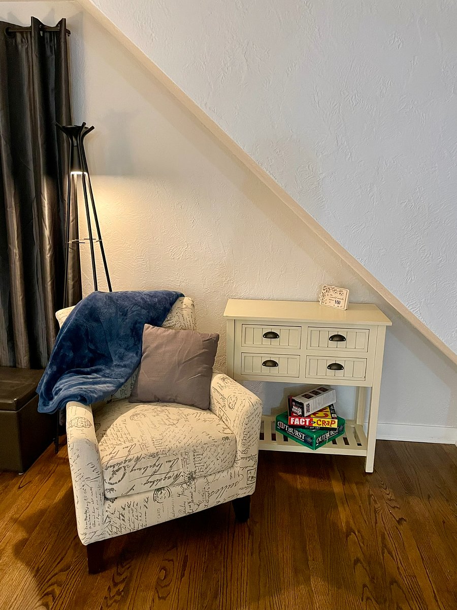 Reading nook with games