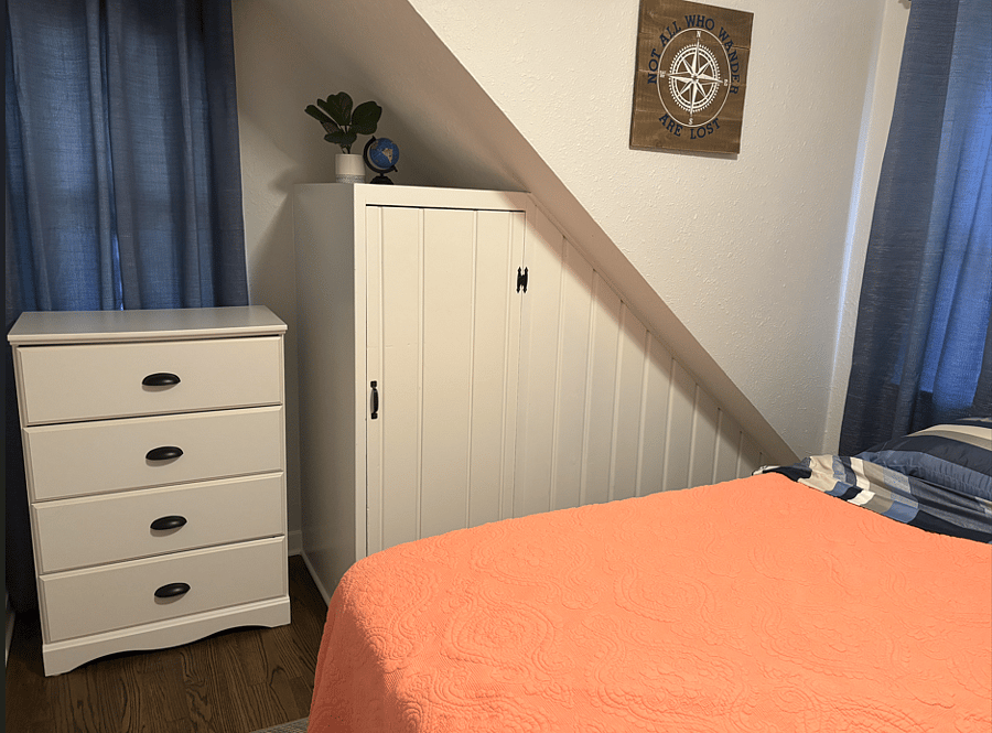 Second bedroom, with queen size bed, nightstand, dresser and closet