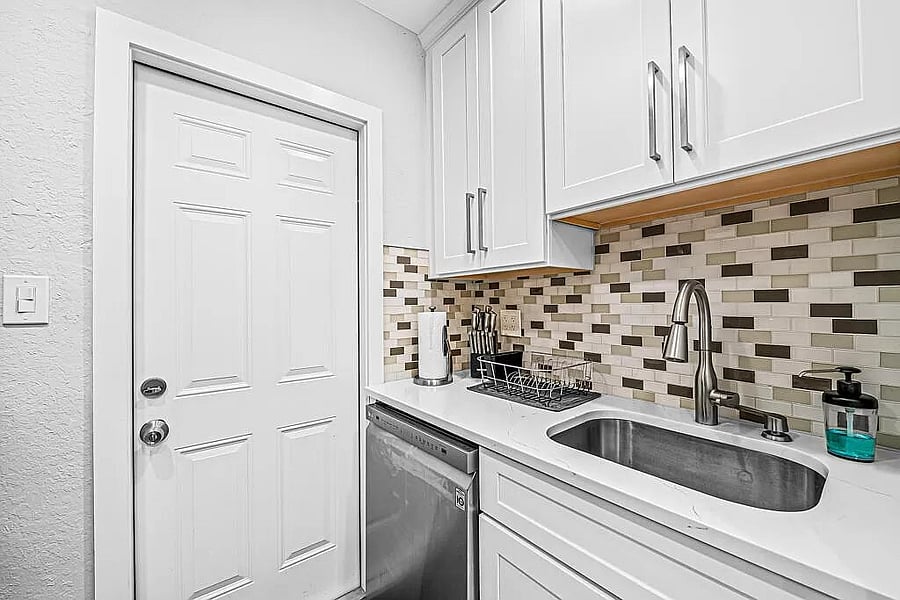 Furnished Finder property 800890_1 photo 11