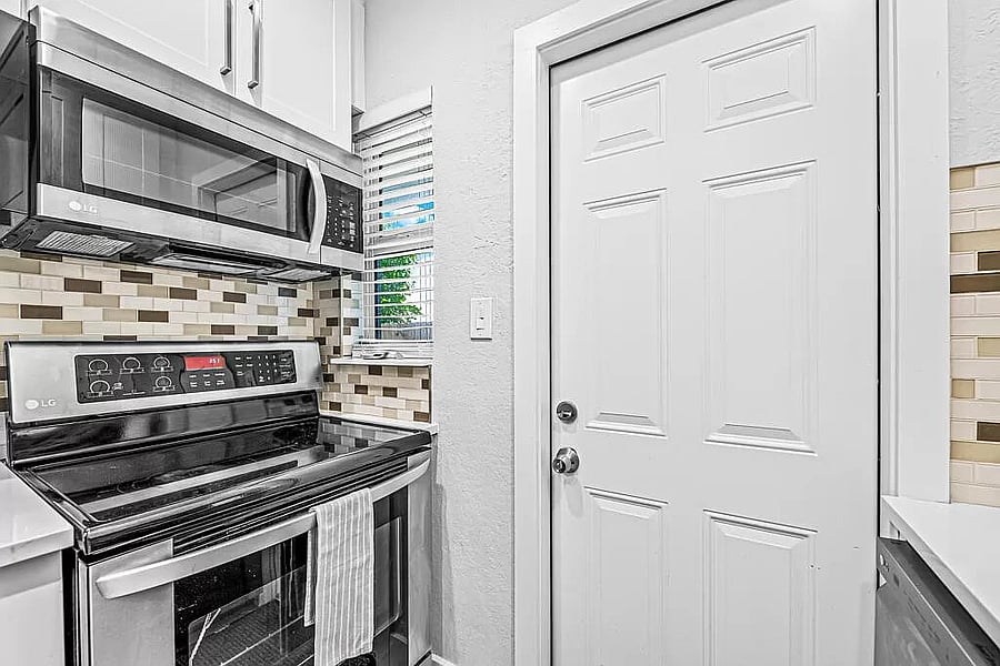 Furnished Finder property 800890_1 photo 9