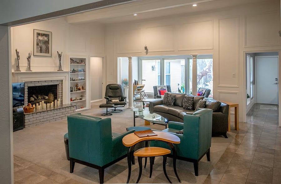 Kick back and relax in the spacious and bright living Room with 47" TV or reflect on the view through the solarium.