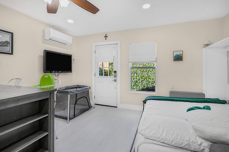 Furnished Finder property 800981_1 photo 11