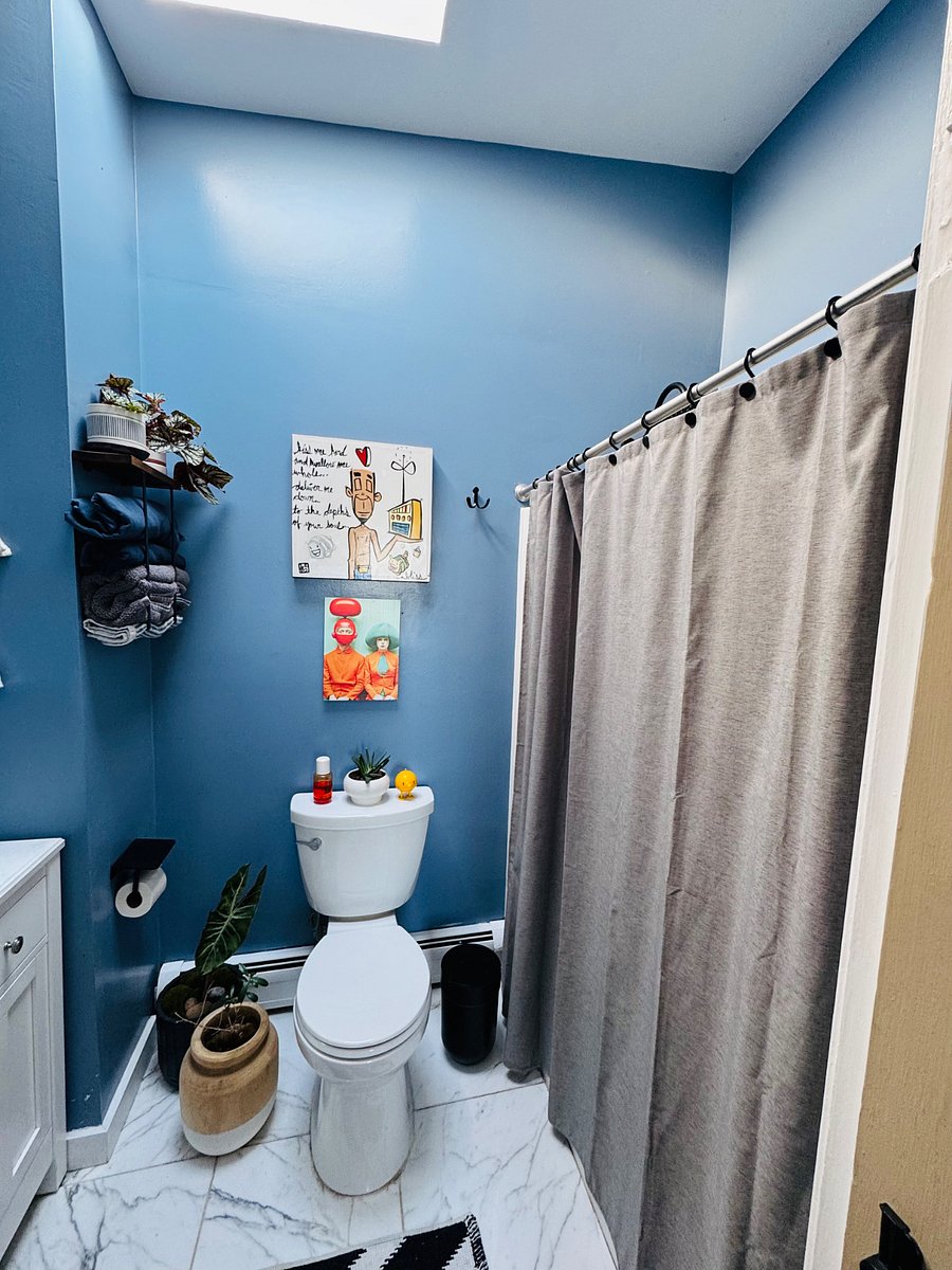 Shared main bath with shower