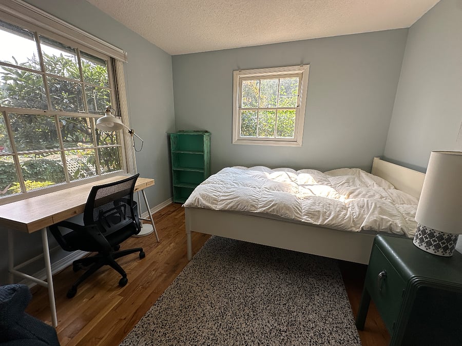 Full size bed