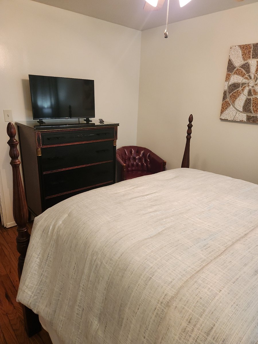 Bedroom 4 -Full Size bed with TV