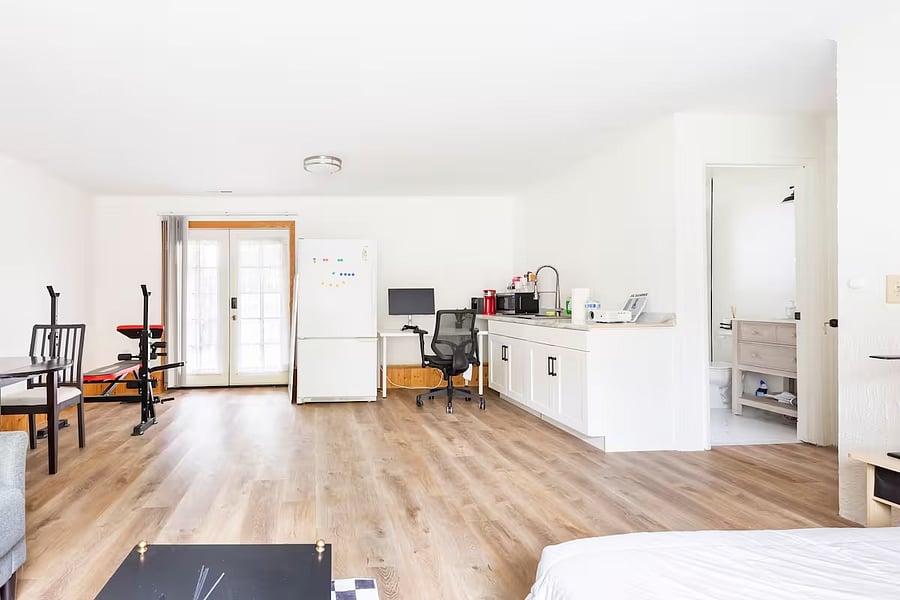 studio can be rent seperately