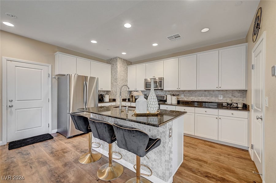 Furnished Finder property 801094_1 photo 6