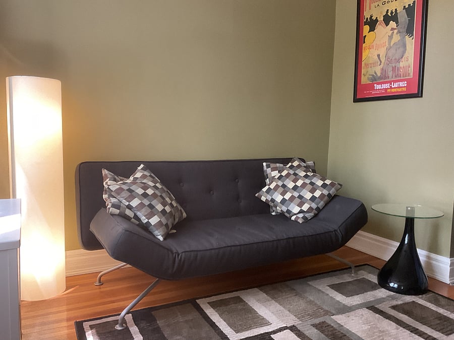 Second bedroom with queen size futon fold out. Very comfortable.