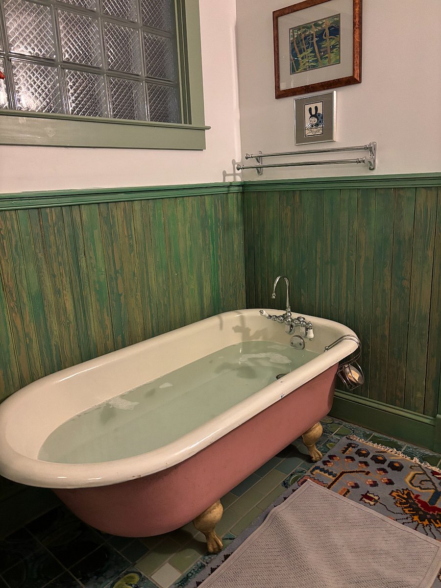 Bathtub