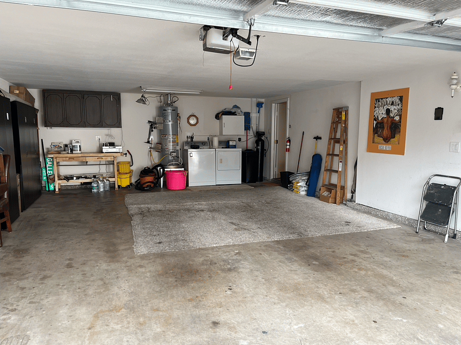 Oversized 2 car garage