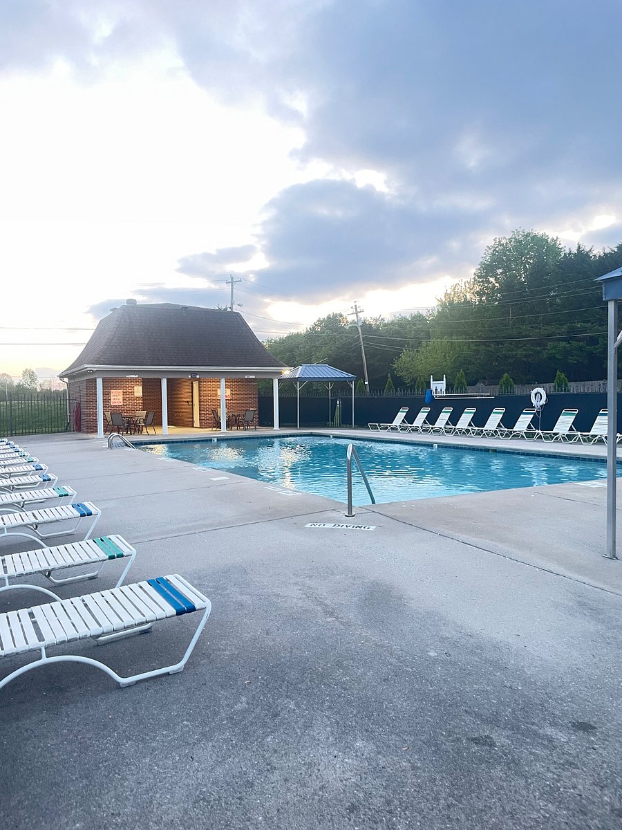 Neighborhood Pool 