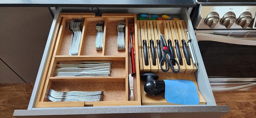 Full set of cutlery, steak knives, and more.