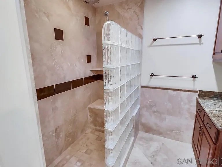 Furnished Finder property 801244_1 photo 44