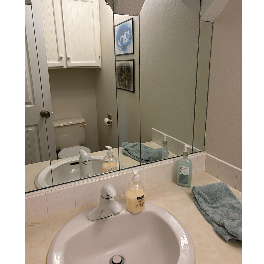 1/2 main level bathroom