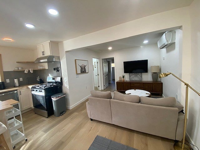 Furnished Finder property 801511_3 photo 12