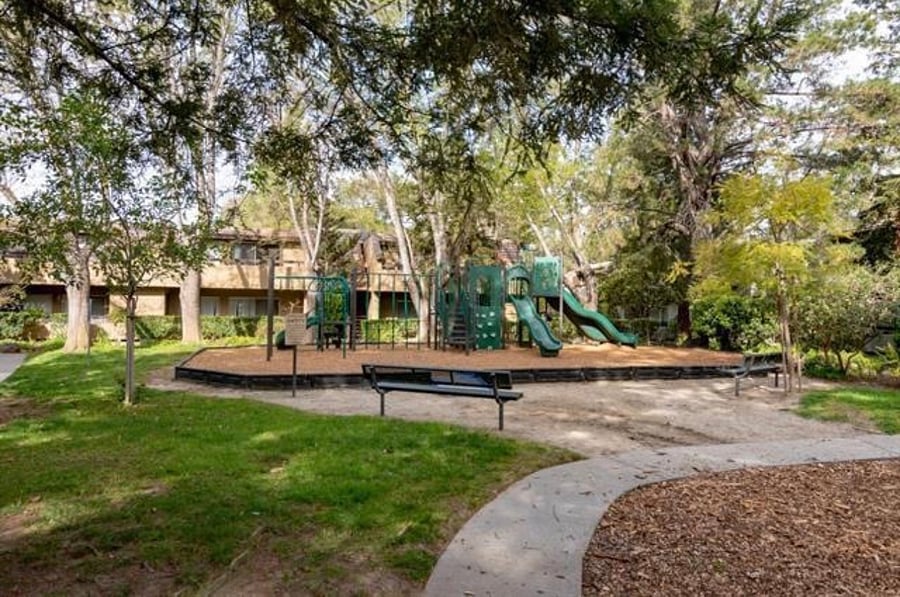 Furnished Finder property 801572_1 photo 28
