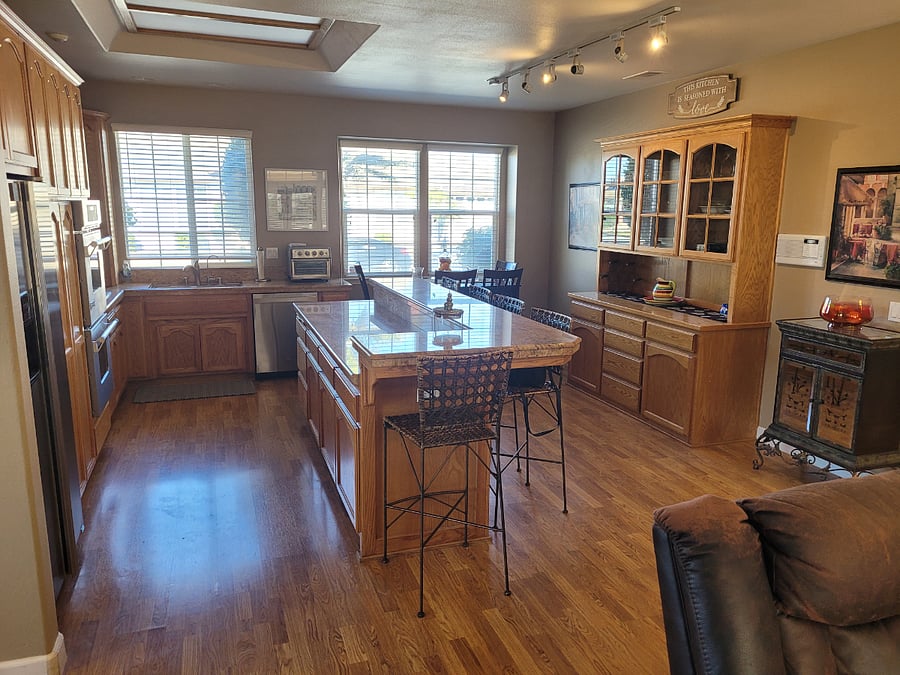 Huge Gormet Kitchen 