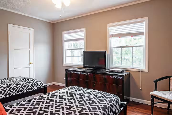 Front BedroomFront