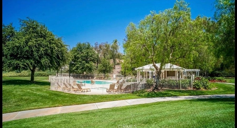 Furnished Finder property 801699_2 photo 11