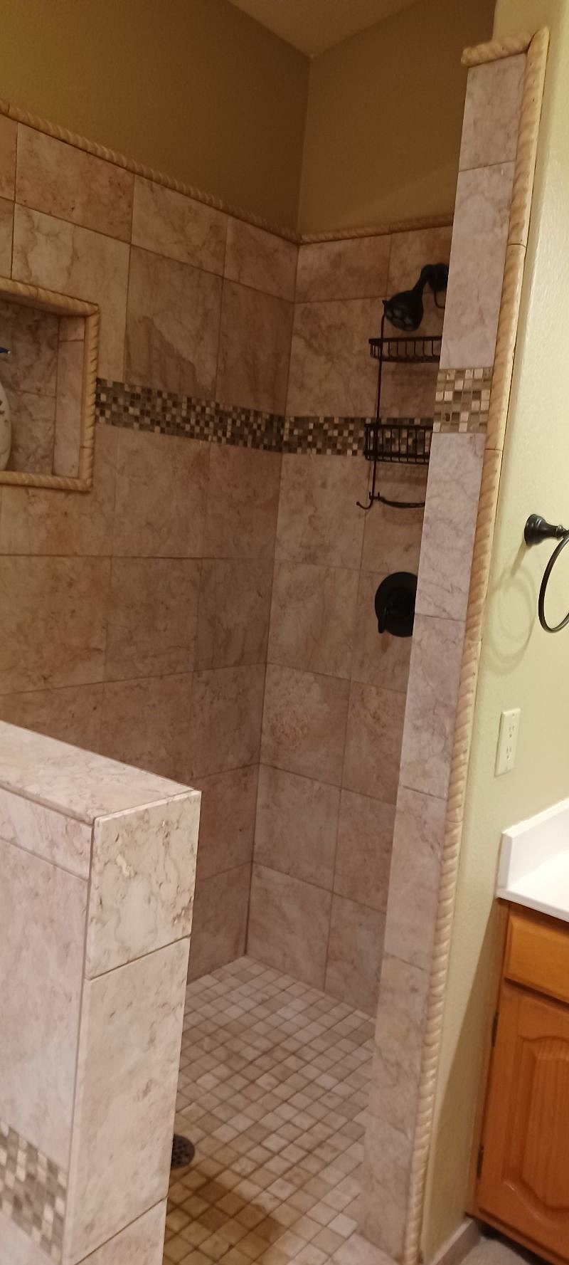 Furnished Finder property 801902_1 photo 20