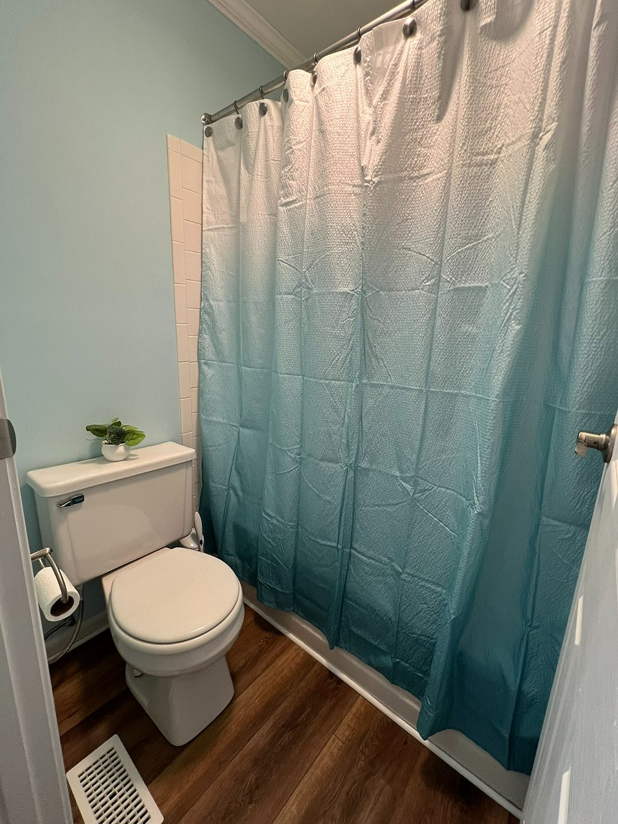 Second BR Full Bath (On Suite!)
