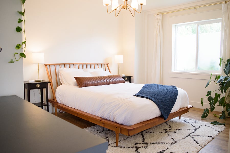 Bedroom with a queen bed