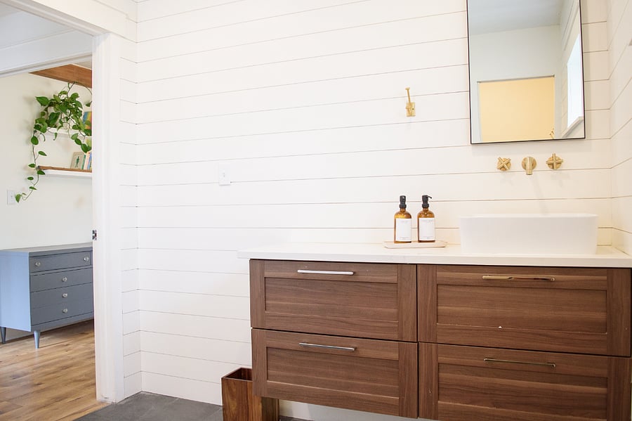Bathroom vanity