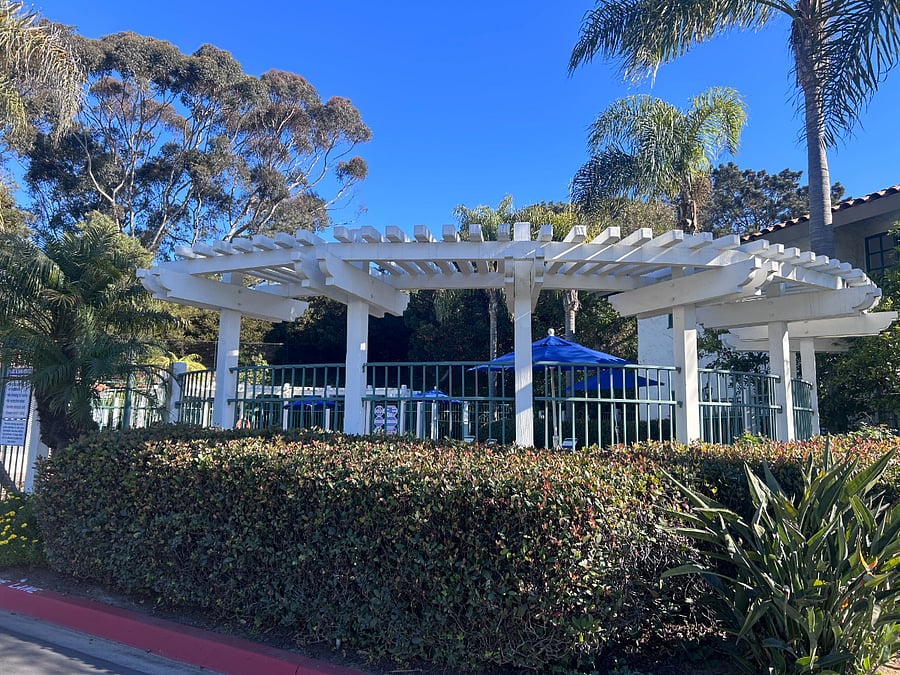 pool lounge/gazebo