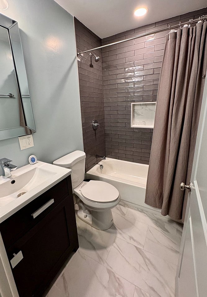 1 of the 2 bathrooms (If there are no others renting or just 1 other it can be private!)