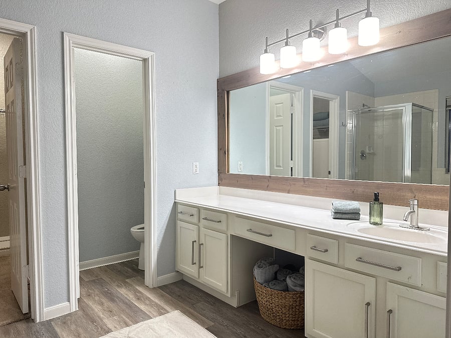 Master Bedroom Bathroom