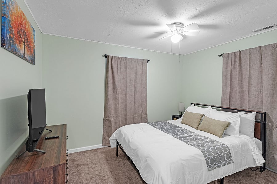 Room darkening curtains
45in smart t.v
USB port on lamps
6 color night light on bed frame