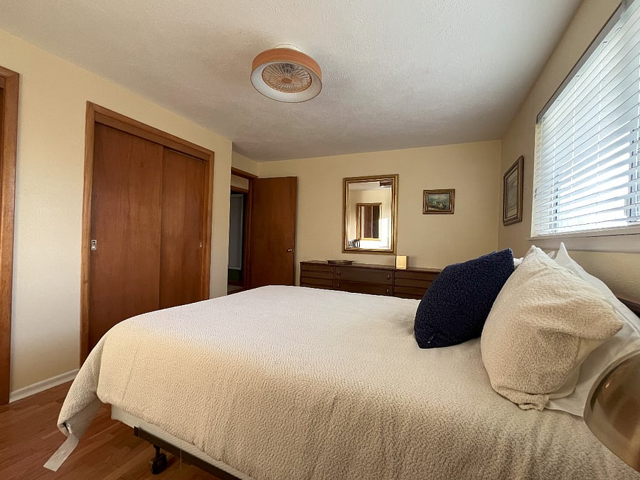 2nd Bedroom, Queen Bed