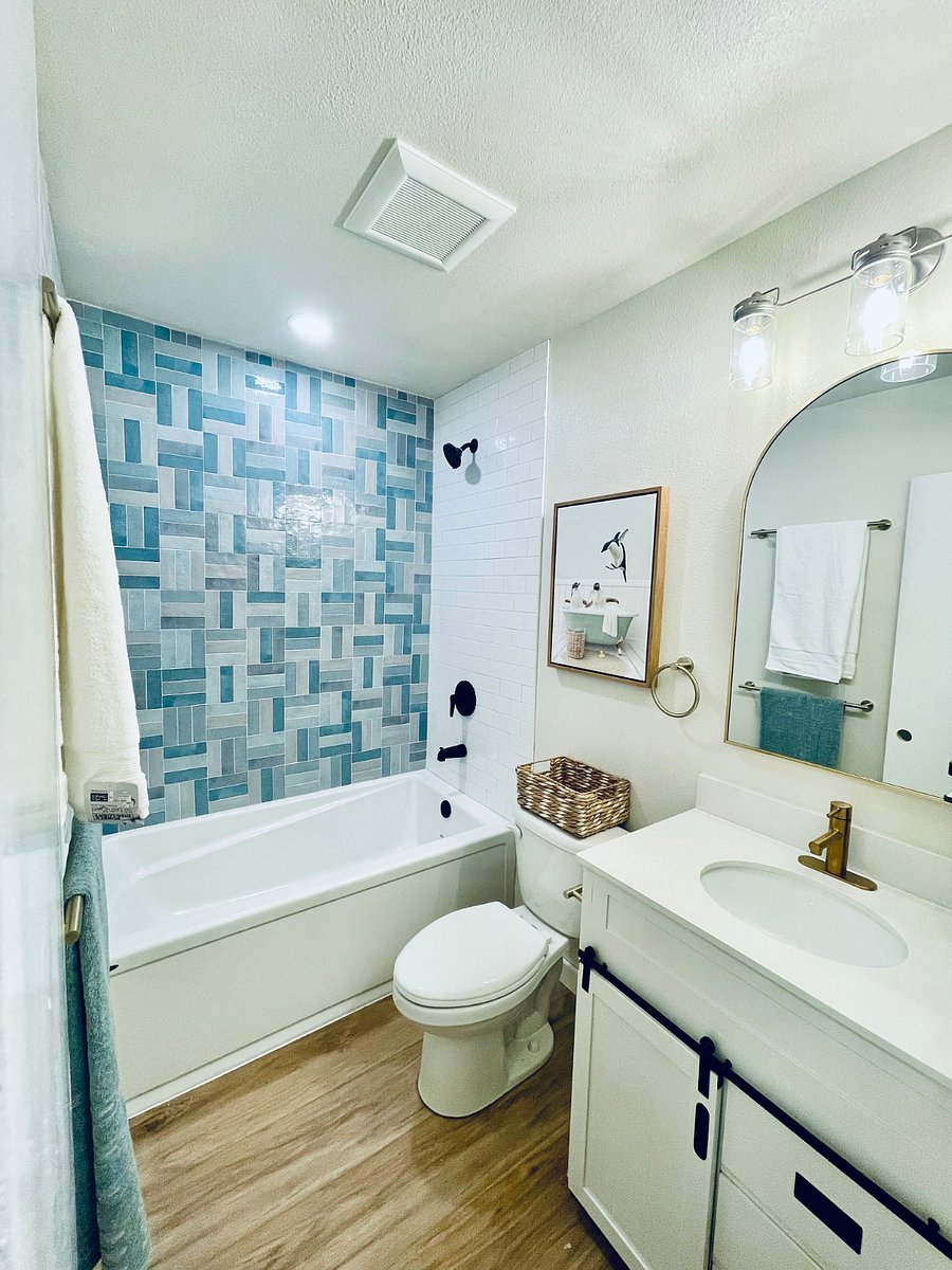Upstairs Bath shared with bedrooms 2 and 3