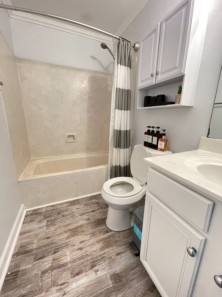 2nd Bathroom