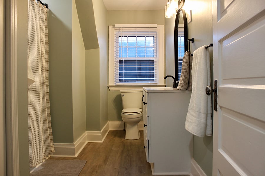 Fully renovated and spacious bathroom