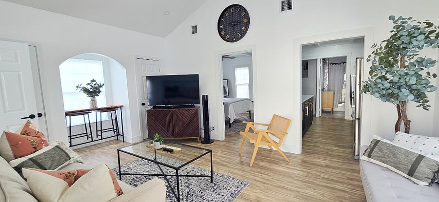 Furnished Finder property 802824_1 photo 2