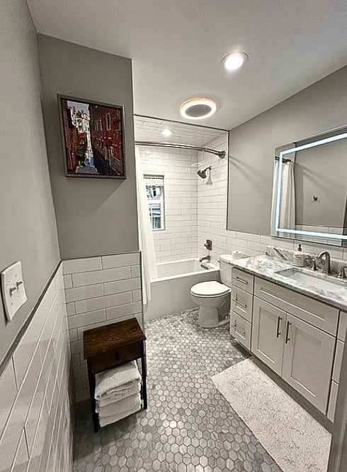 Upstairs Hall Bath