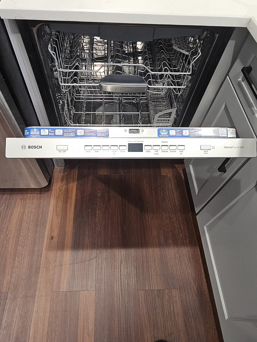Bosh Full Size Dishwasher