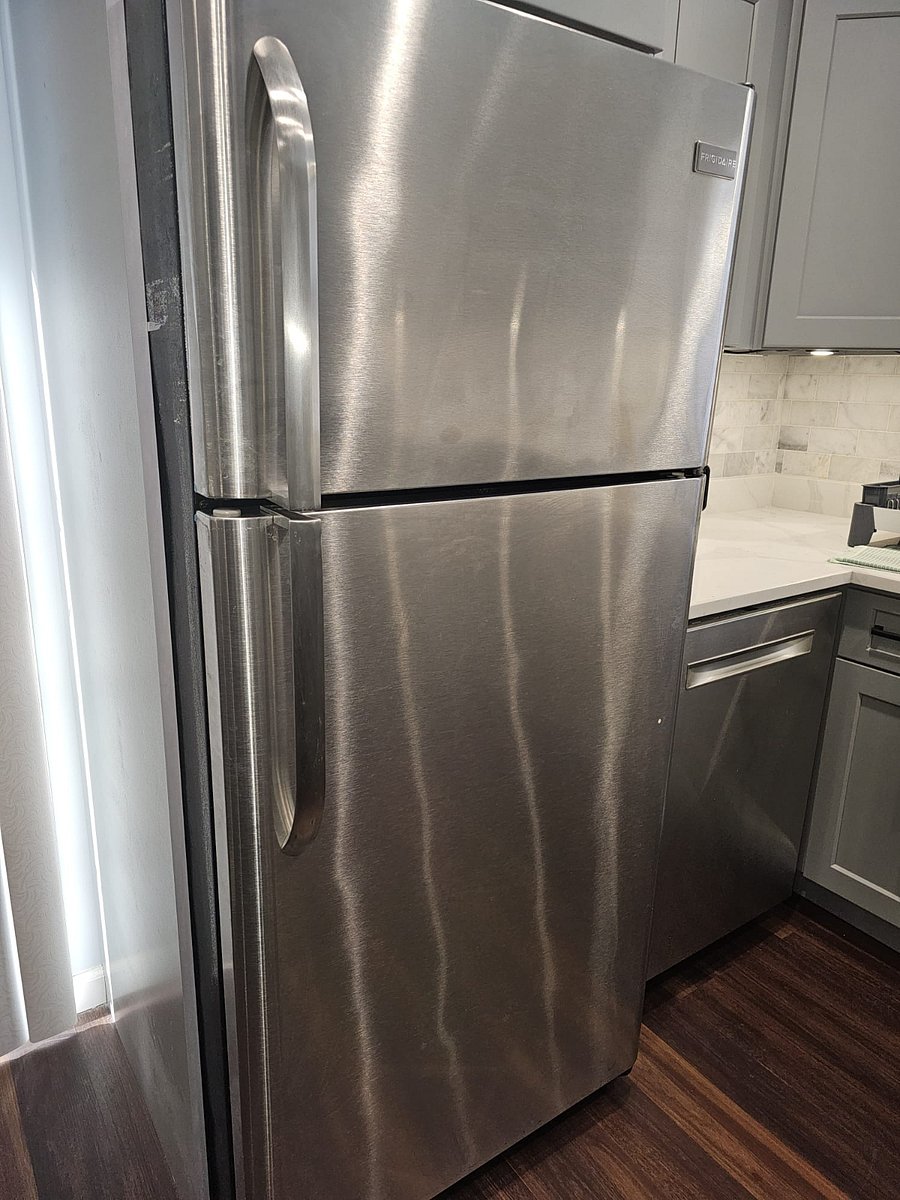Frigidaire Full Size Refrigerator