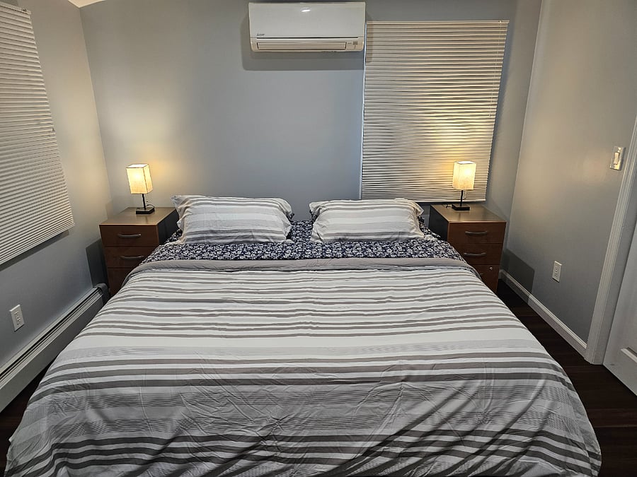 Bedroom 1: King Bed