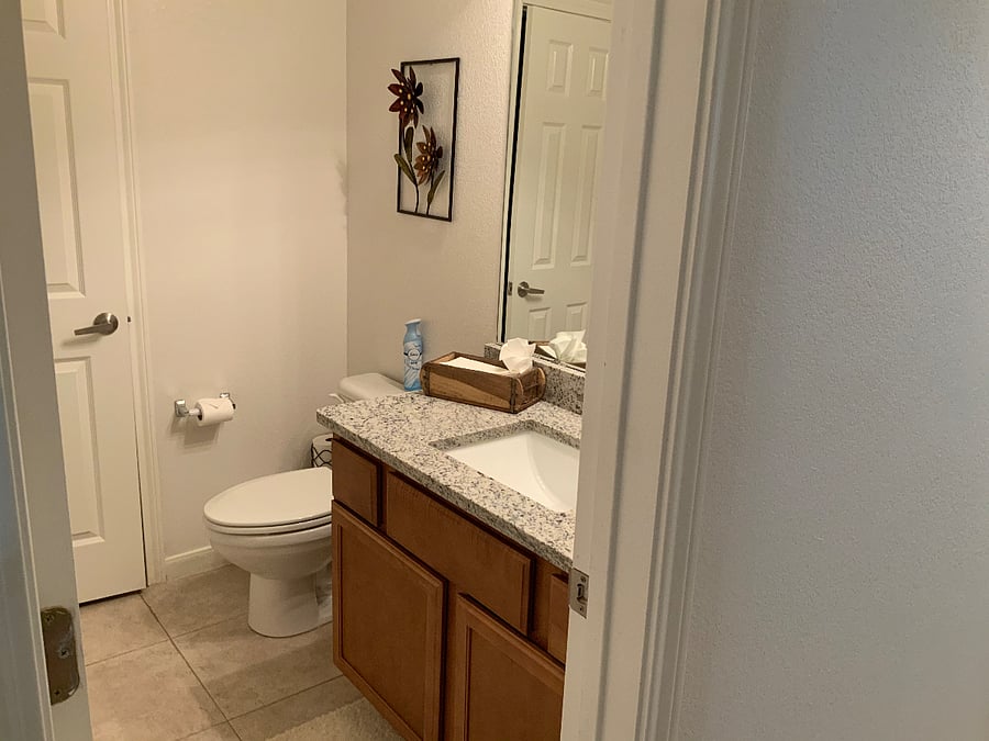 Hallway 1/2 bath