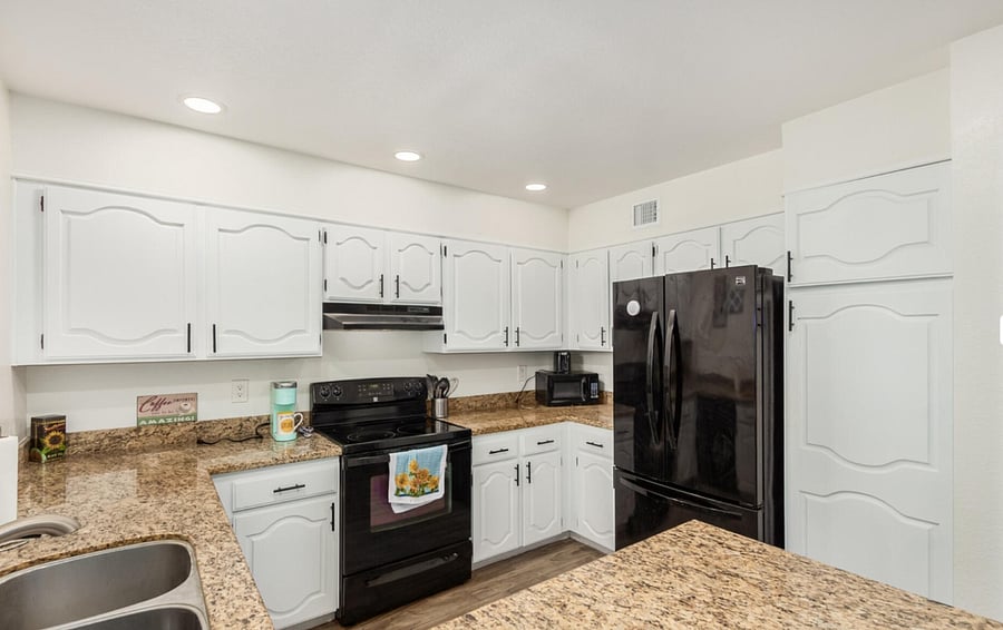 Fully equipped kitchen