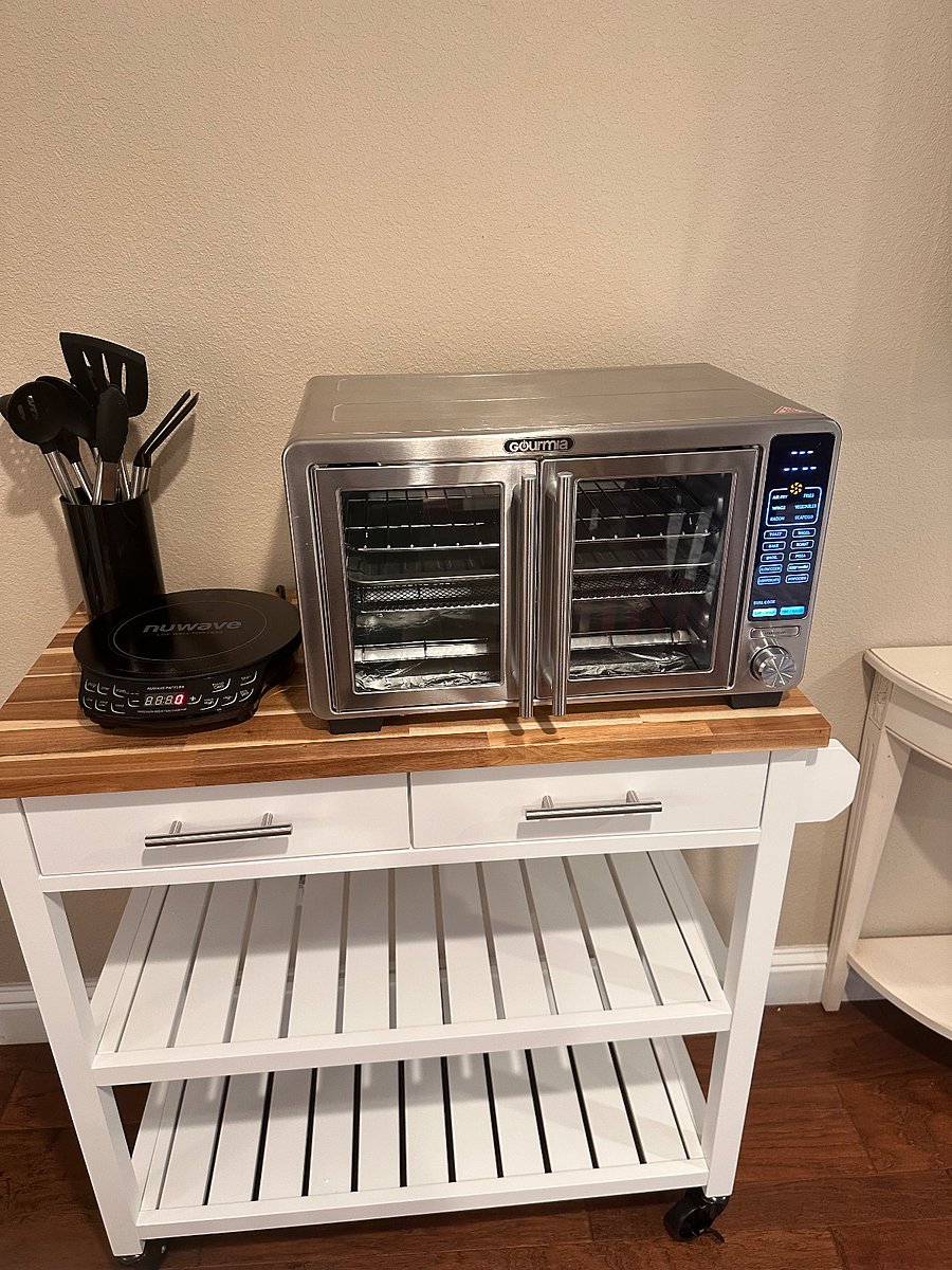 Counter top oven is much more than an oven; broils, dehydrates, warner, slow cooks, roasts and air fryer. Single cook top. Full set of pots, pans and bake wear.