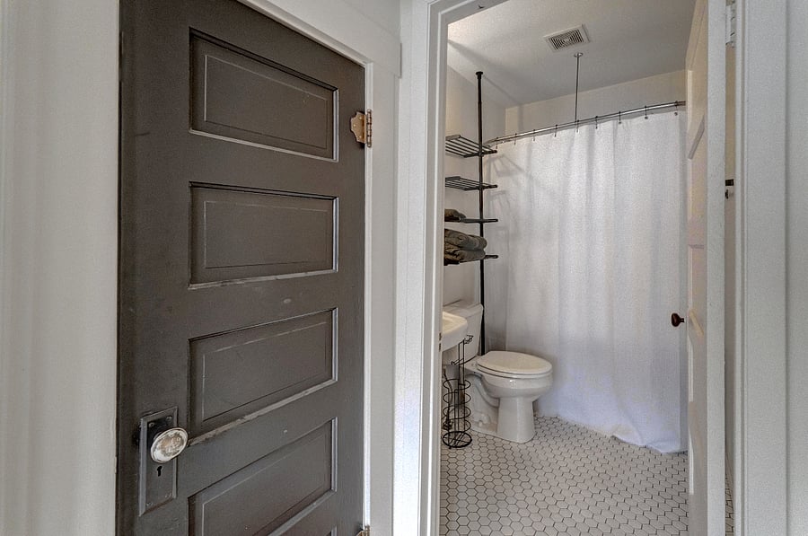 Clawfoot Bathtub in Bathroom