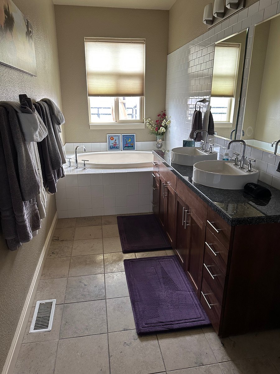 Sinks and Tub