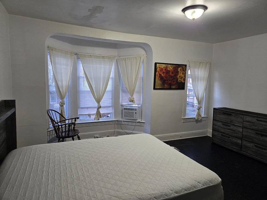 217 Kurtz Ave ,
Expect a comfortable bed, night table, chair, mini fridge, and a dedicated workspace. High-speed WiFi and laundry access are included. The rooms are thoughtfully decorated with modern touches and provide a clean, welcoming environmentperfect for relaxing or getting work done.